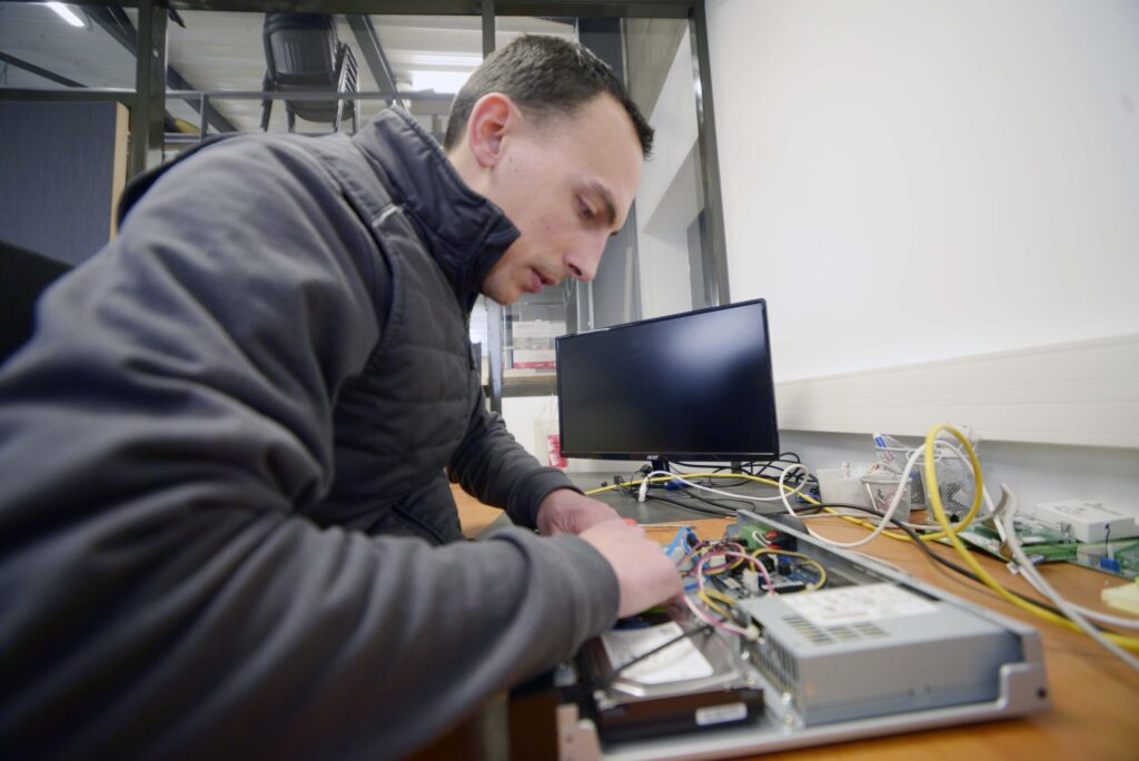 technicien contrôle d'accès